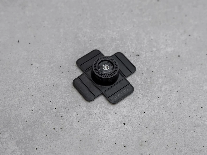 Quad Lock 360 Befestigung - Flexible Klebebefestigung